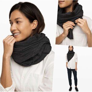 Lululemon Herringbone Cozy Scarf Wrap Black Gray MINT